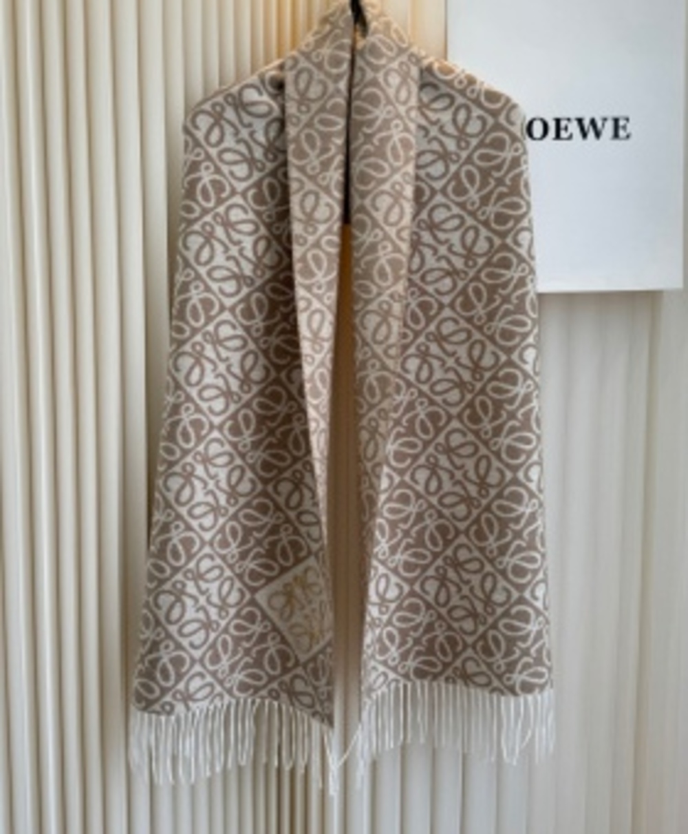 🤎Loewe🤎Two‑Tone Cream Camel Tassel Wool Wrap Scarf - Picture 2 of 8